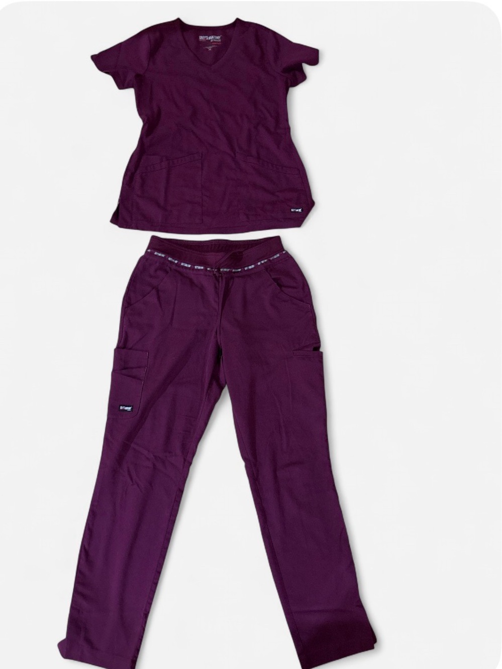 Grey's Anatomy Women's V-Neck Scrub Top & Straight Leg Cargo Pants